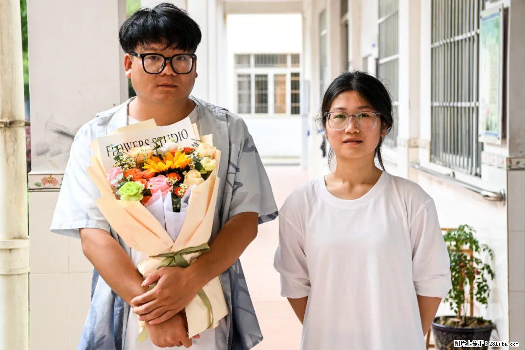 全网追的“扁担女孩”,找了一份暑假工,时薪12元 - 商洛生活资讯 - 商洛28生活网 sl.28life.com